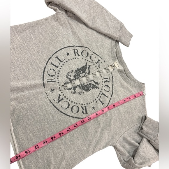 Modish Rebel Buckle Sweatshirt Cropped - Picture 6 of 10